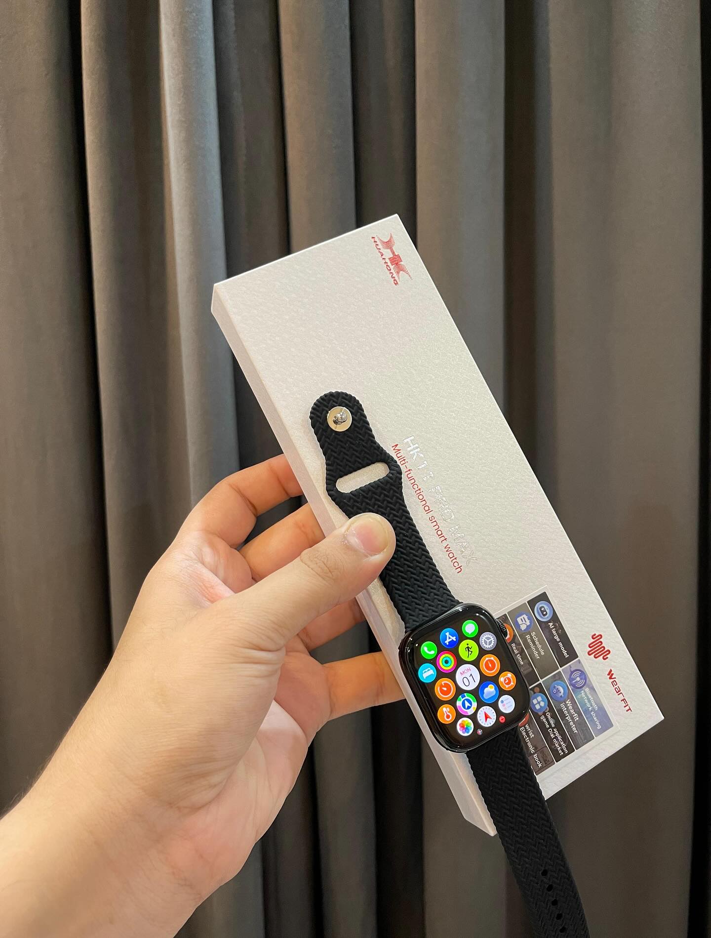 HK11 Pro Max Smartwatch AMOLED Display Bluetooth Call Ai Gen-2